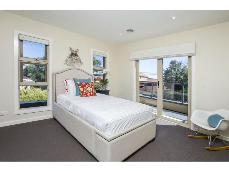 9 Macey Avenue, Avondale Heights VIC 3034