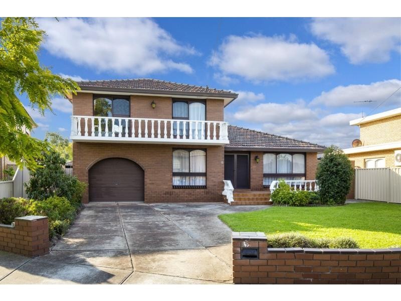 6 Sovereign Way, Avondale Heights VIC 3034