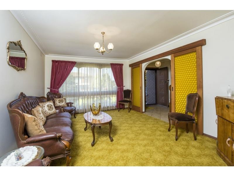 6 Sovereign Way, Avondale Heights VIC 3034