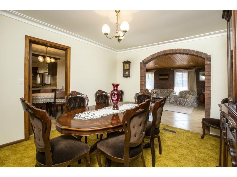 6 Sovereign Way, Avondale Heights VIC 3034