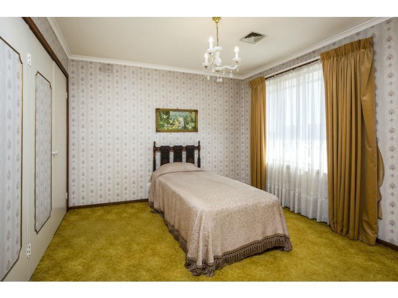 6 Sovereign Way, Avondale Heights VIC 3034