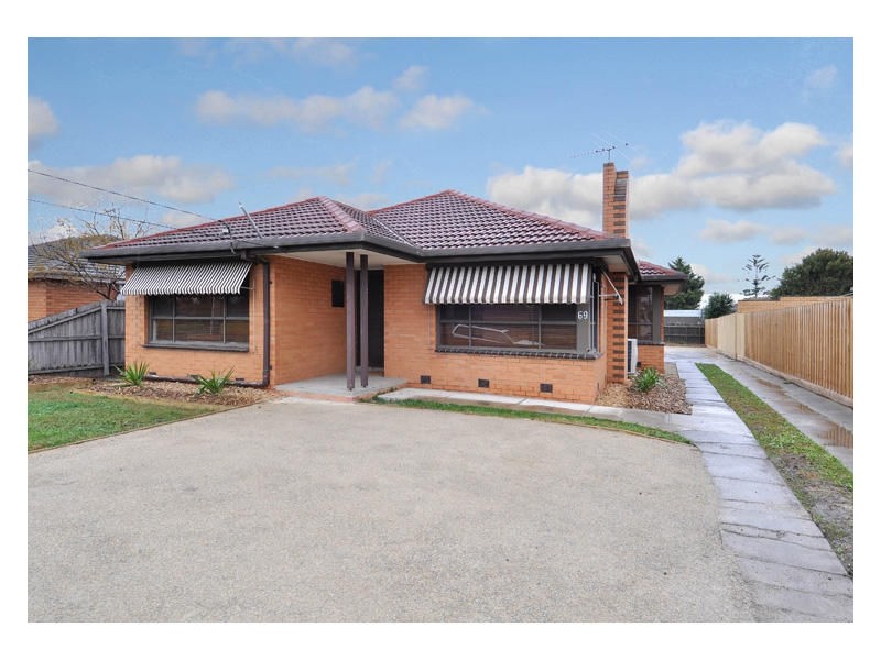 69 Moore Road, Airport West VIC 3042