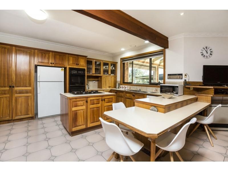 2 Karen Court, Avondale Heights VIC 3034