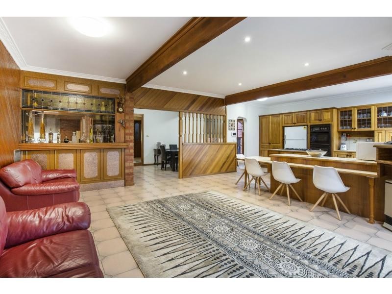 2 Karen Court, Avondale Heights VIC 3034