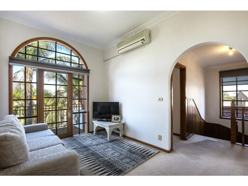 2 Karen Court, Avondale Heights VIC 3034