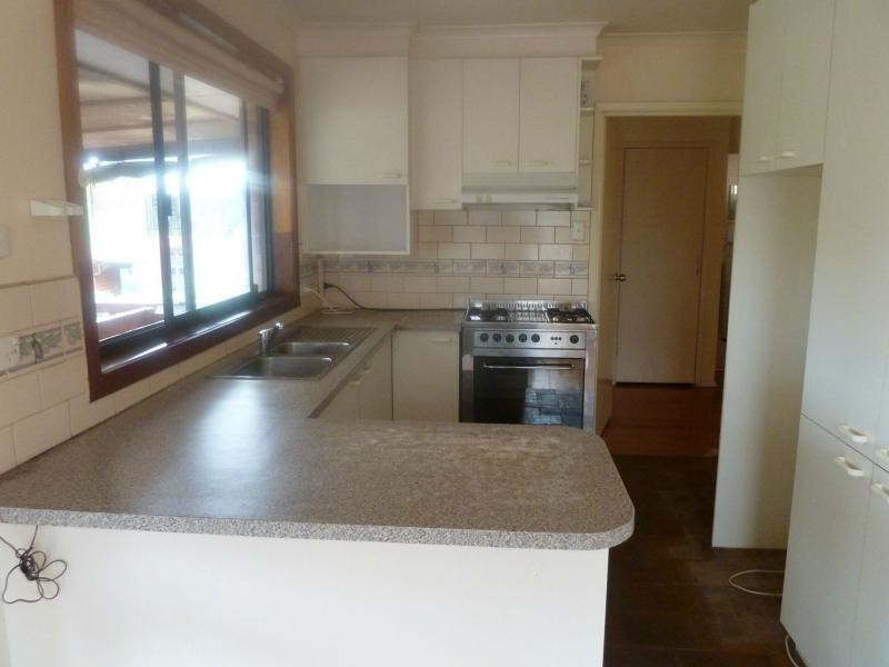 43 Brentwood, Avondale Heights VIC 3034