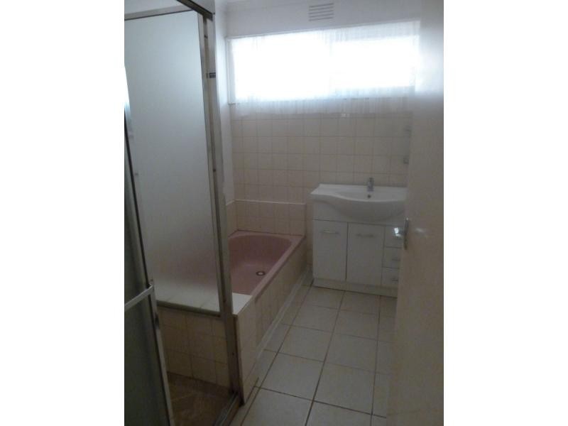 43 Brentwood, Avondale Heights VIC 3034