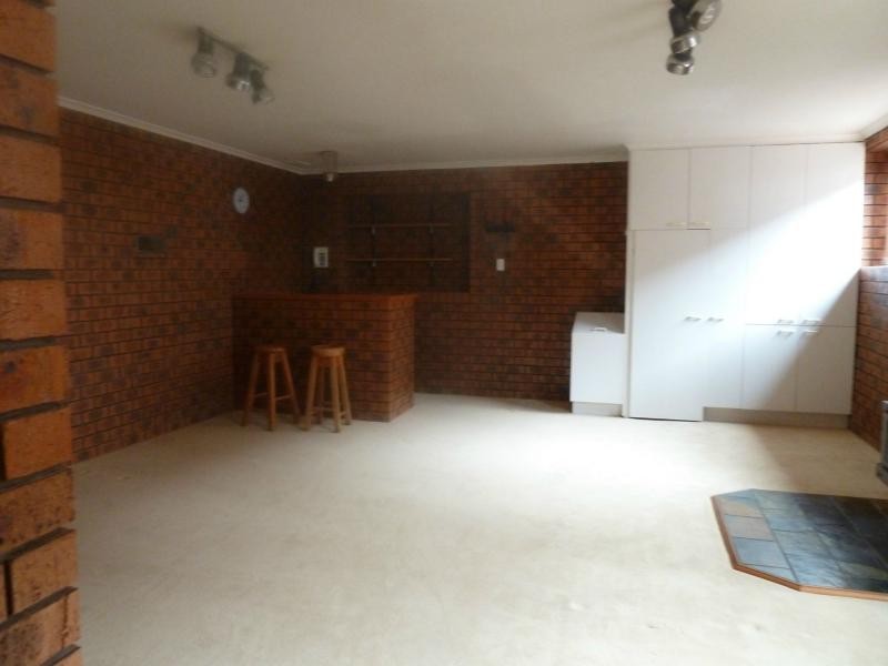 43 Brentwood, Avondale Heights VIC 3034