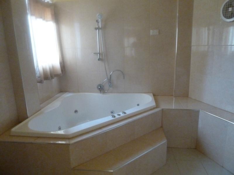 43 Brentwood, Avondale Heights VIC 3034
