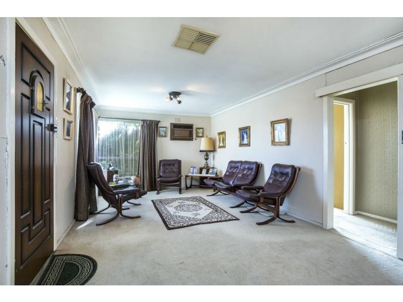13 Wood Street, Avondale Heights VIC 3034