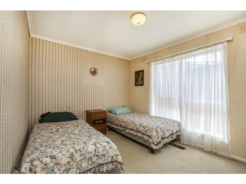 13 Wood Street, Avondale Heights VIC 3034