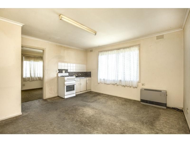 13 Wood Street, Avondale Heights VIC 3034
