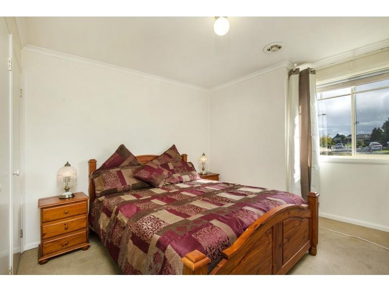 9/28 Ozzimo Drive, Hillside VIC 3037