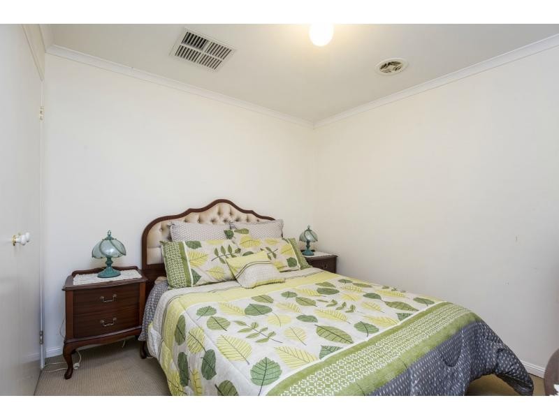 9/28 Ozzimo Drive, Hillside VIC 3037