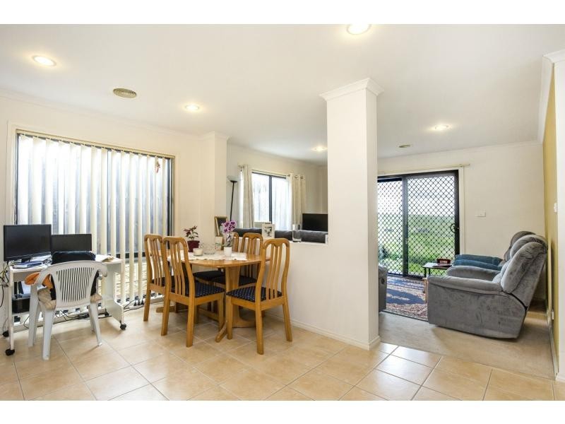 24 Mathisen Terrace, Hillside VIC 3037