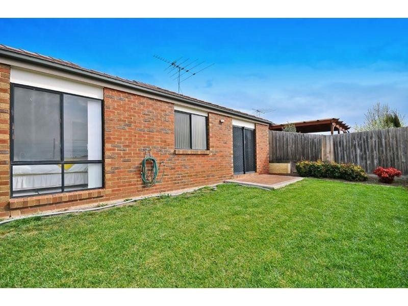 24 Mathisen Terrace, Hillside VIC 3037