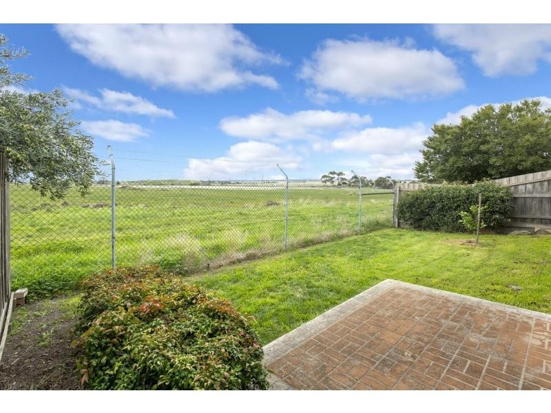 24 Mathisen Terrace, Hillside VIC 3037