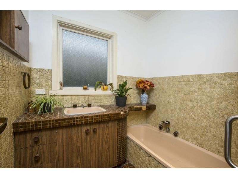 44 Alexander Street, Avondale Heights VIC 3034