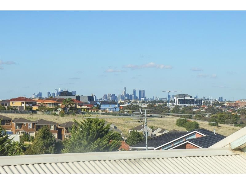 7A Downland Square, Avondale Heights VIC 3034