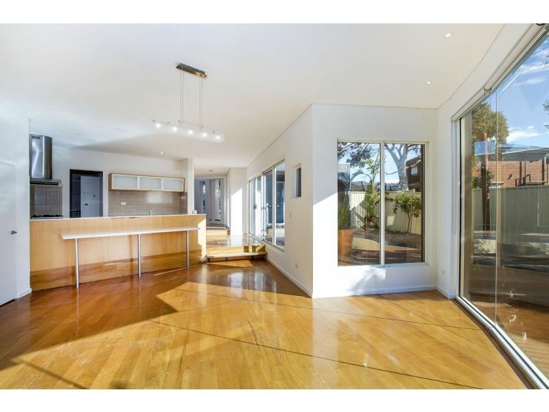 7A Downland Square, Avondale Heights VIC 3034