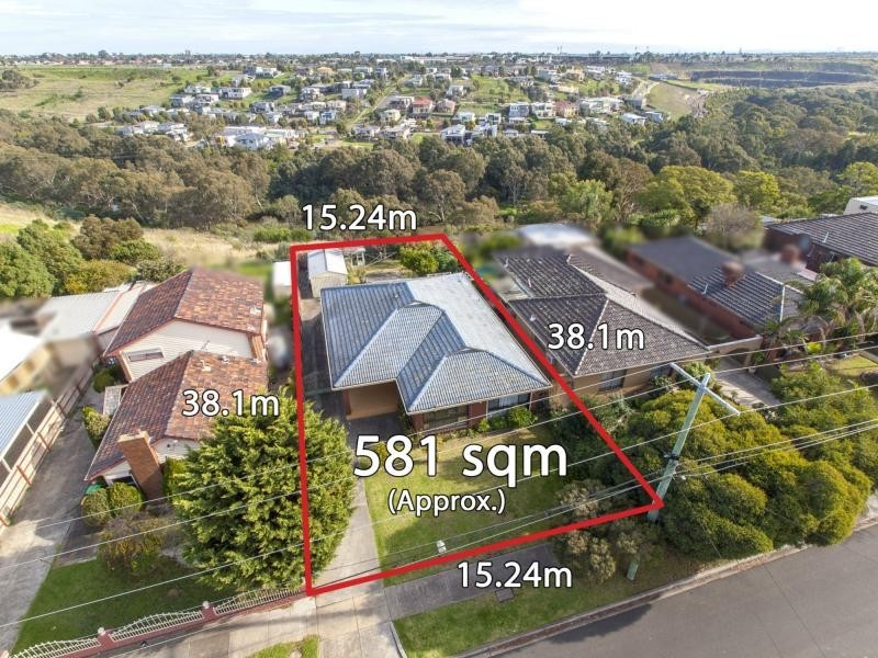 9 Thompson Street, Avondale Heights VIC 3034