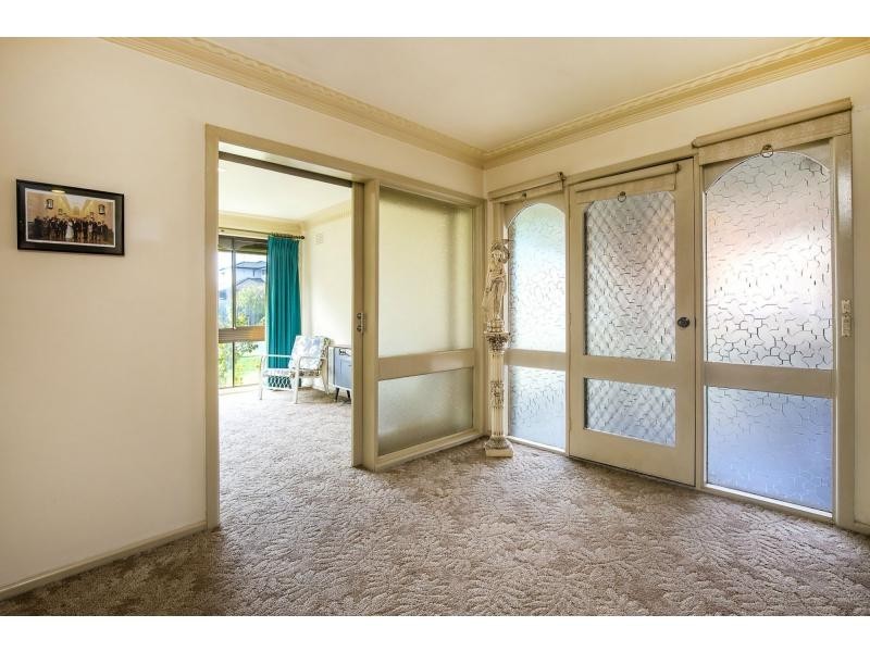 9 Thompson Street, Avondale Heights VIC 3034