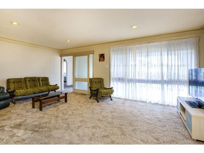 9 Thompson Street, Avondale Heights VIC 3034