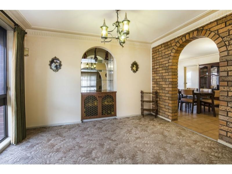 9 Thompson Street, Avondale Heights VIC 3034