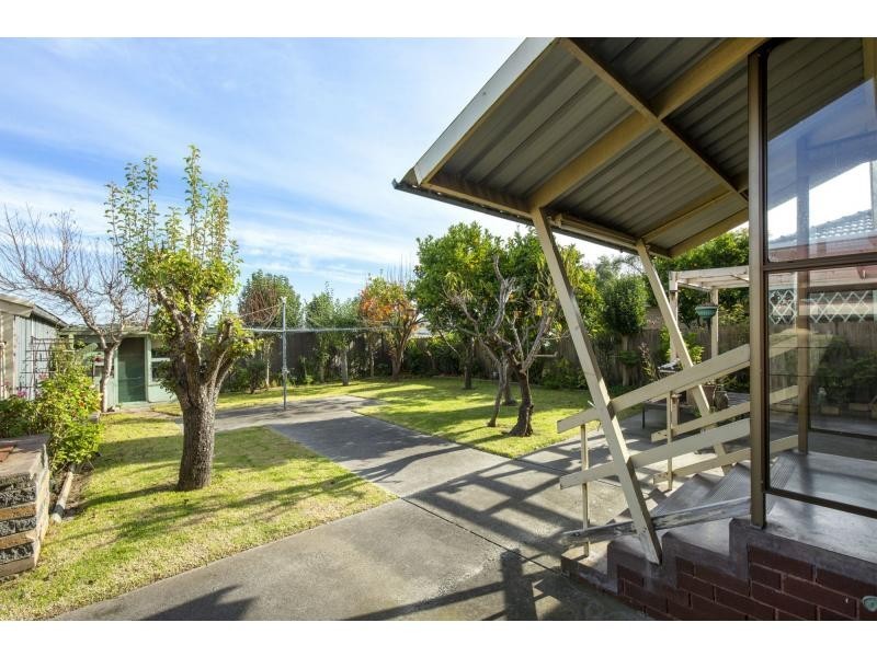 9 Thompson Street, Avondale Heights VIC 3034
