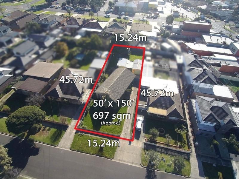 6 Riverside Avenue, Avondale Heights VIC 3034