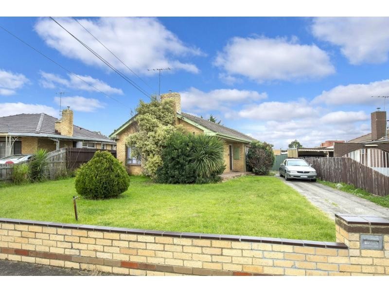 6 Riverside Avenue, Avondale Heights VIC 3034