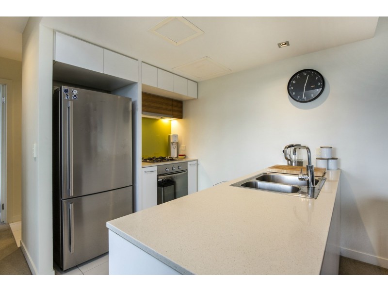 2605/100 Harbour Esplanade, Docklands VIC 3008