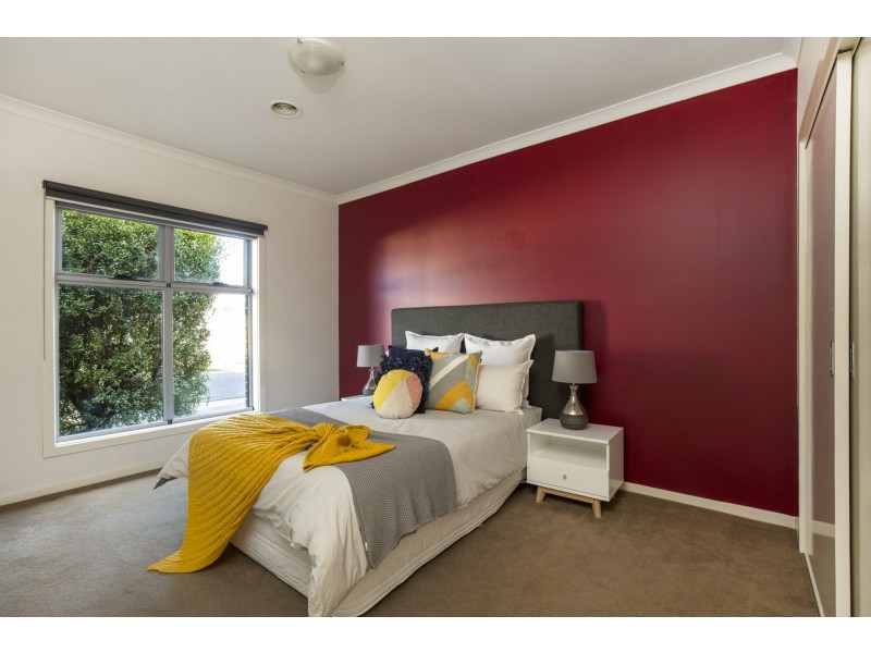 14 Davis Avenue, Avondale Heights VIC 3034