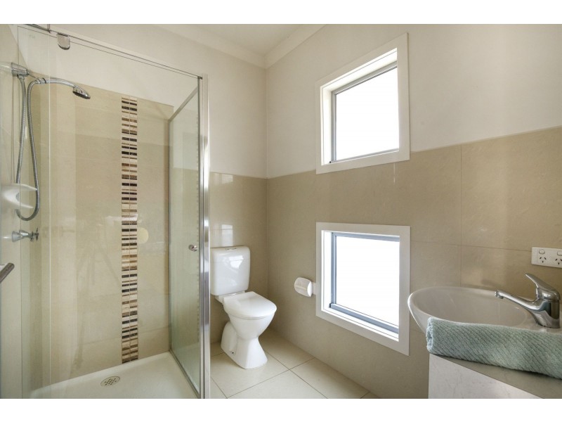 14 Davis Avenue, Avondale Heights VIC 3034