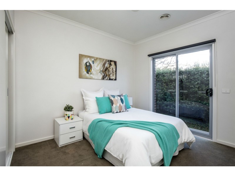 14 Davis Avenue, Avondale Heights VIC 3034