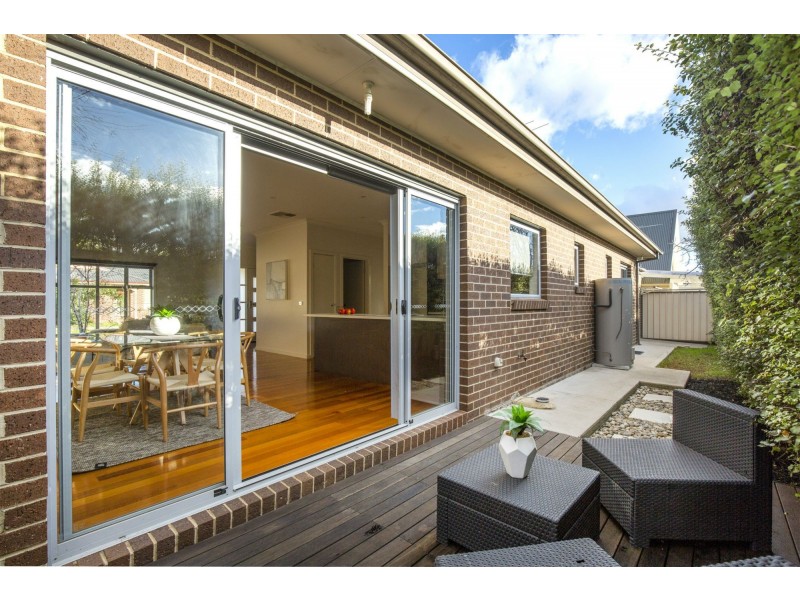 14 Davis Avenue, Avondale Heights VIC 3034