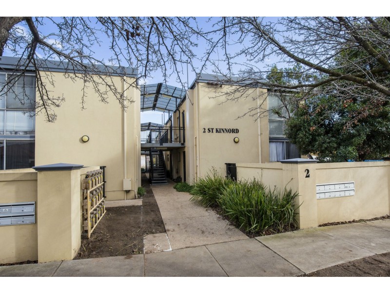 13/2 St Kinnord Street, Aberfeldie VIC 3040