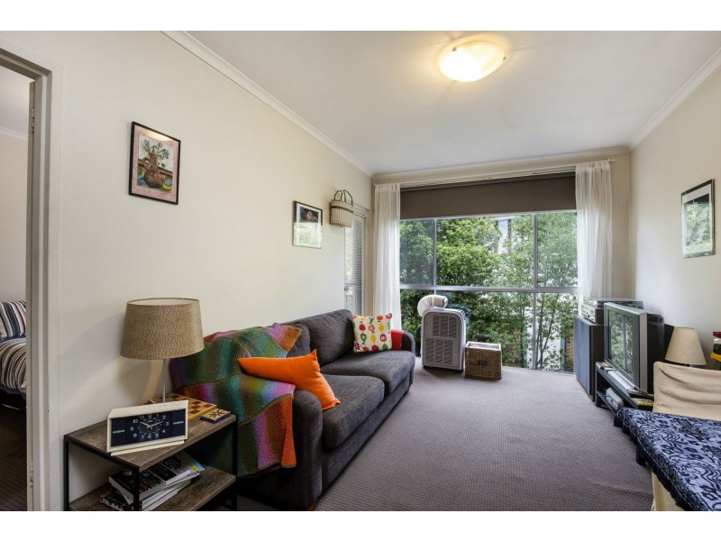 13/2 St Kinnord Street, Aberfeldie VIC 3040