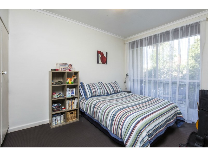 13/2 St Kinnord Street, Aberfeldie VIC 3040