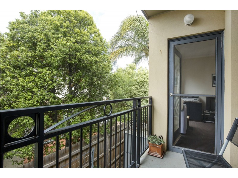 13/2 St Kinnord Street, Aberfeldie VIC 3040