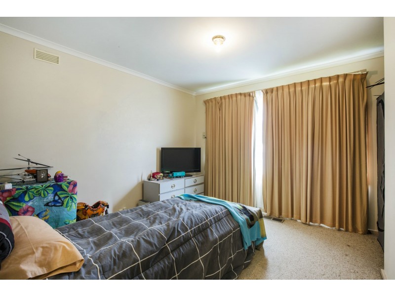 16 Allandale Drive, Deer Park VIC 3023