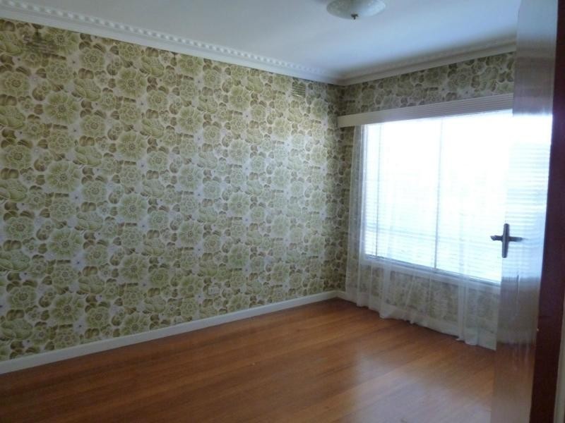 13 Lake Street, Avondale Heights VIC 3034