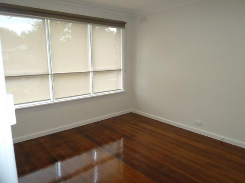 10 Woorigoleen Drive, Keilor East VIC 3033