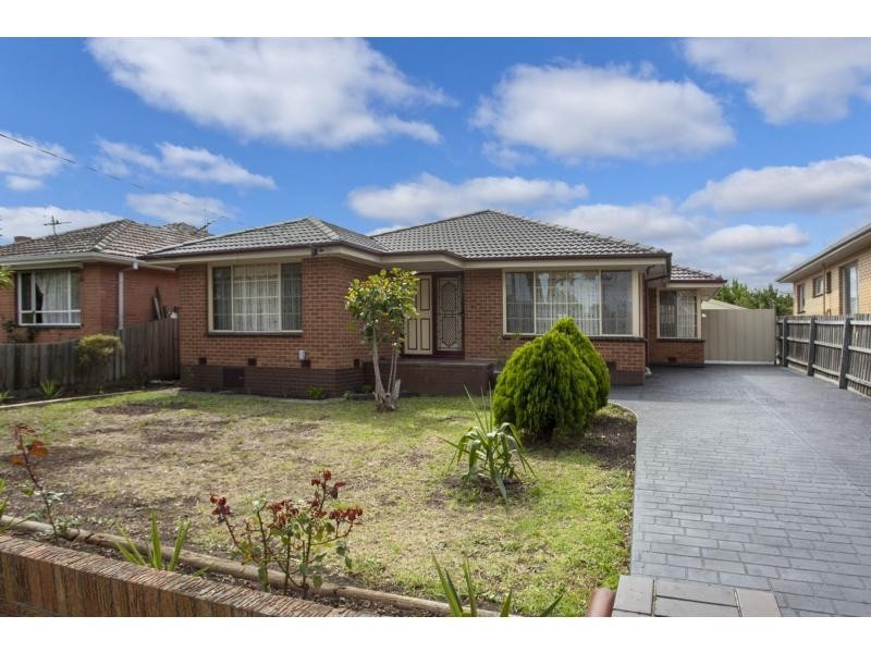 8 Bellarine Avenue, Keilor East VIC 3033