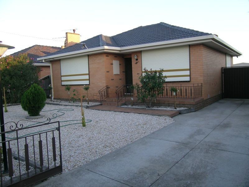 21 Sterling Drive, Keilor East VIC 3033