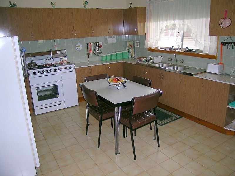 302 Milleara Road, Avondale Heights VIC 3034