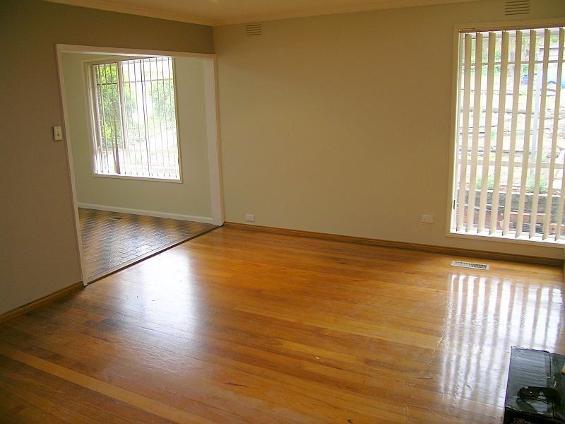 35 Brentwood Drive, Avondale Heights VIC 3034