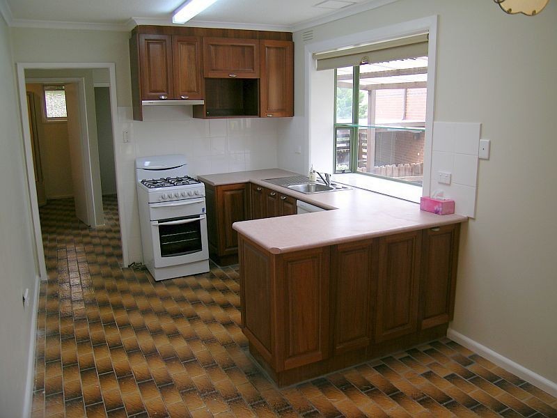 35 Brentwood Drive, Avondale Heights VIC 3034