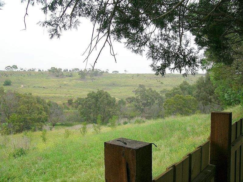 35 Brentwood Drive, Avondale Heights VIC 3034