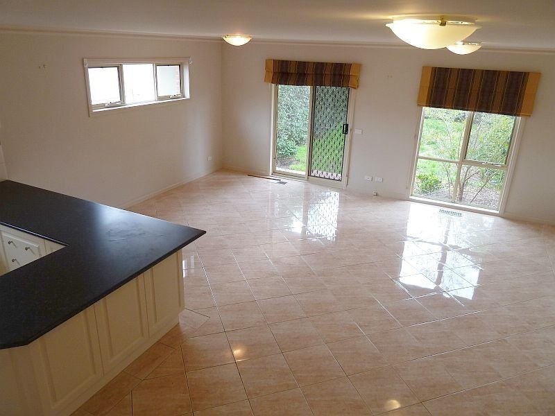 2/34 Thompson Street, Avondale Heights VIC 3034